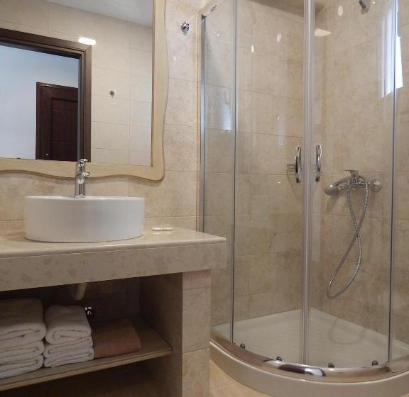 Номер Superior Вид на Сад, Pilalidis