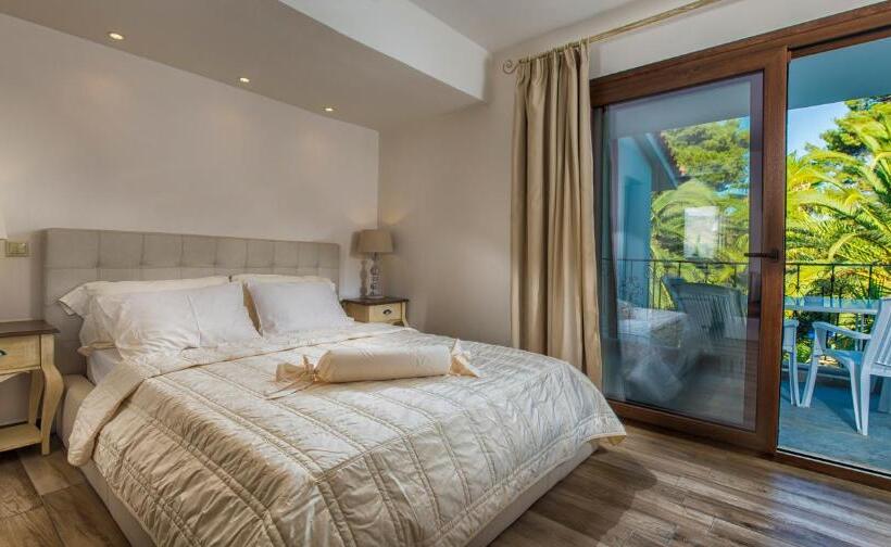 Номер Superior Вид на Сад, Pilalidis