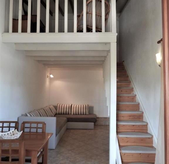 Family flat with pool view, Pilalidis