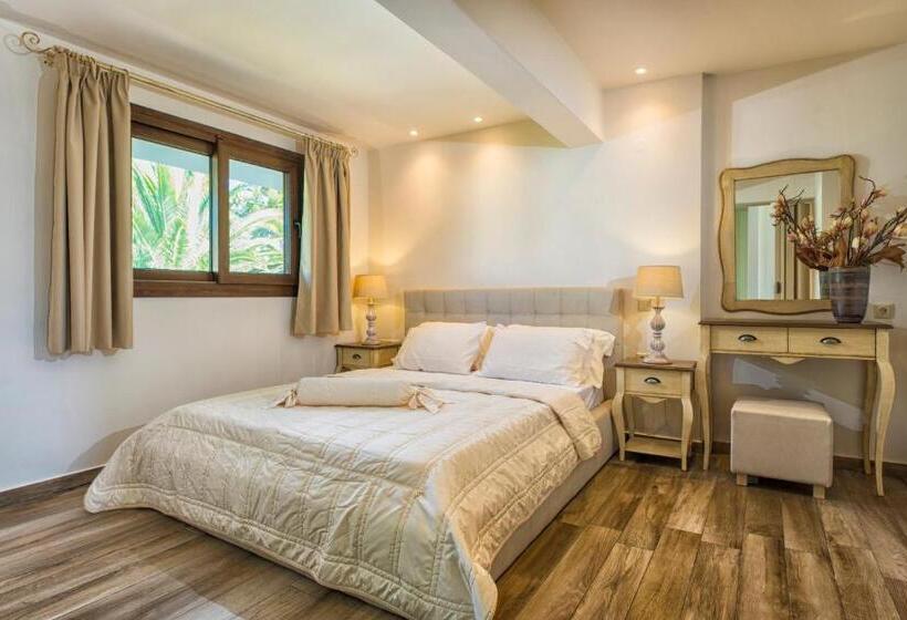 Family Suite, Pilalidis