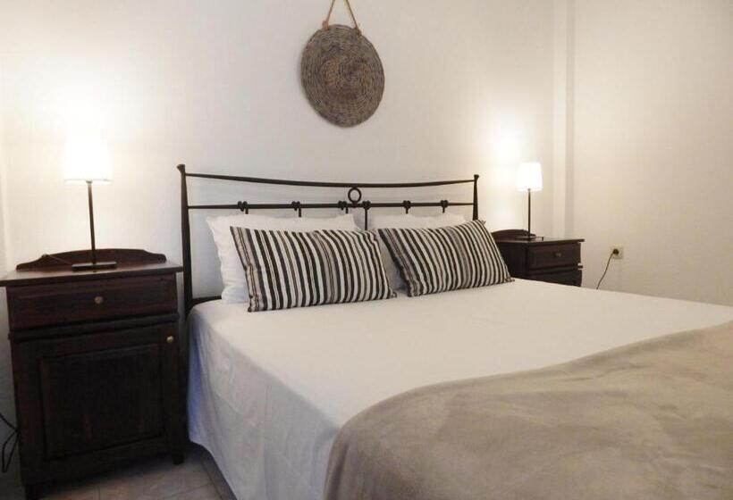 Family flat with pool view, Pilalidis