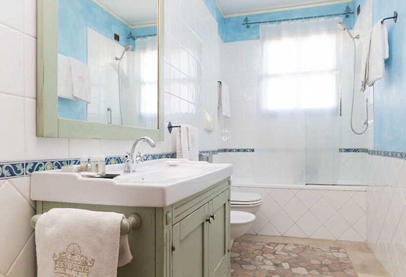 이그제큐티브 룸, Poseidonia