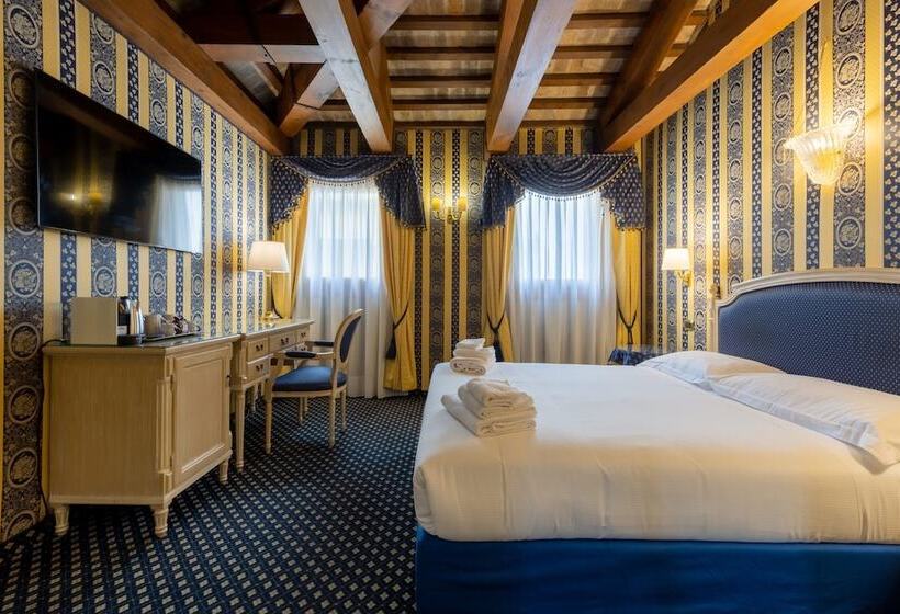 اتاق استاندارد, 312 Piazza San Marco