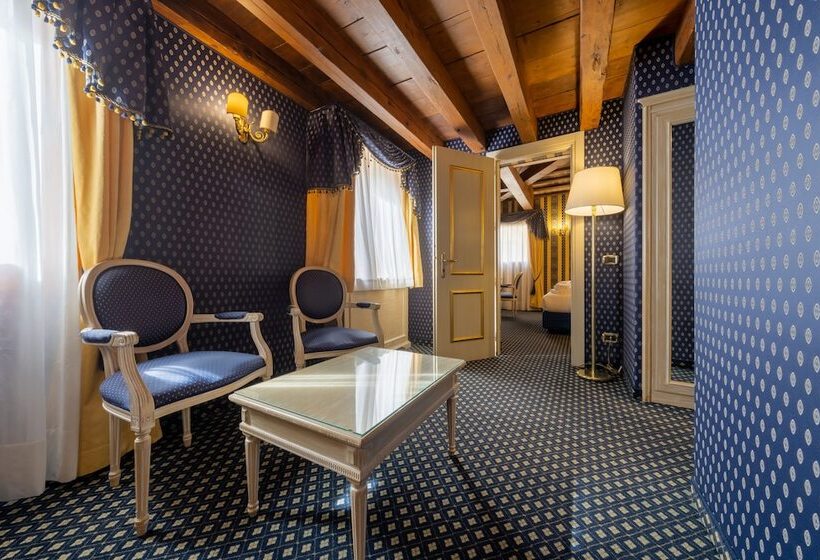 اتاق استاندارد, 312 Piazza San Marco