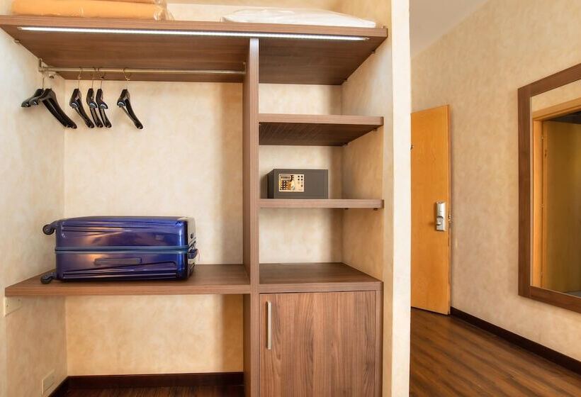 Номер Deluxe, Roma Sud