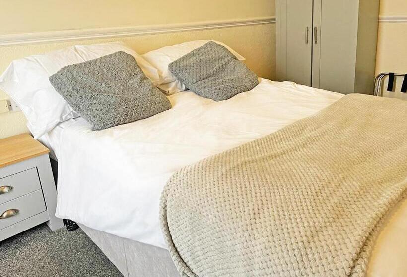 Номер Стандарт Вид на Море, The President