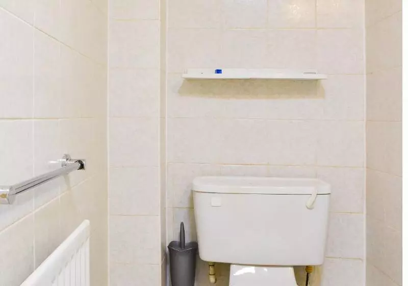 Standard Yhden Hengen Huone, Shilton Inn