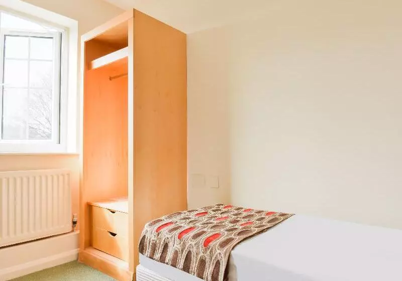 Standard Yhden Hengen Huone, Shilton Inn
