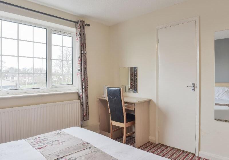 غرفة عائلية, Shilton Inn