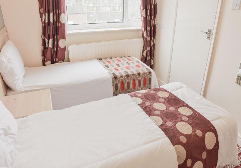 غرفة عائلية, Shilton Inn