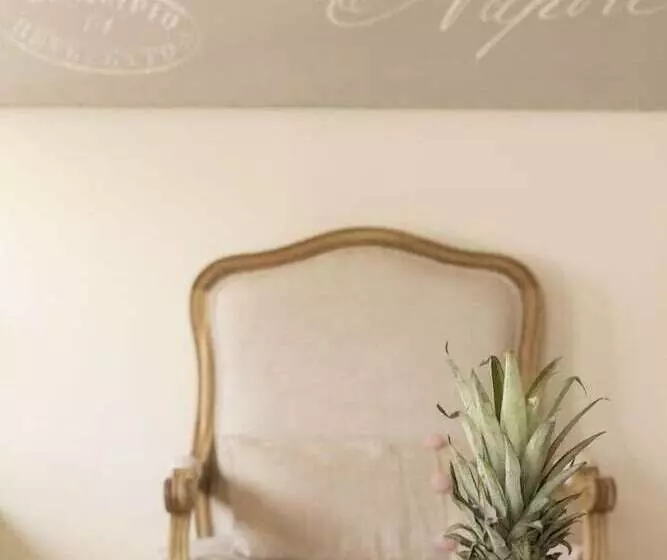 سوئیت جونیور با چشمانداز باغ, Vencia Boutique