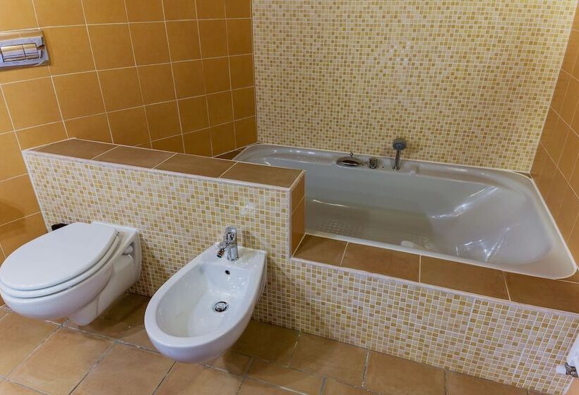 اتاق لوکس سه تخته, Resort Ninfea San Pellegrino Terme