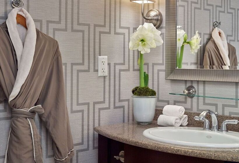 غرفة قياسية, Aka Back Bay