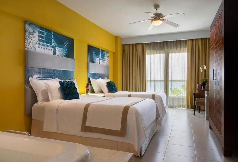 带大床的豪华间, Hard Rock Hotel Vallarta All Inclusive