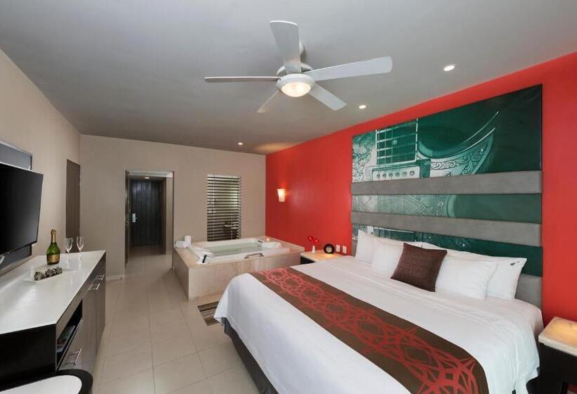 带大床的豪华间, Hard Rock Hotel Vallarta All Inclusive
