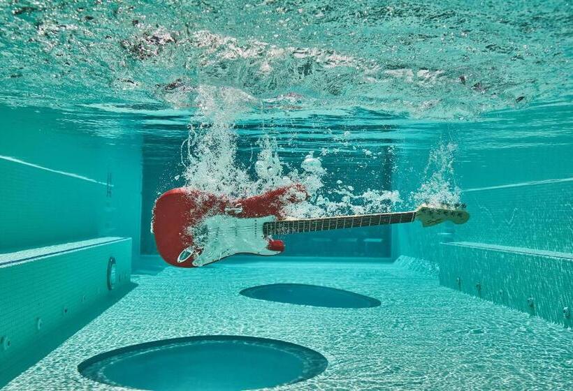 带大床的豪华间, Hard Rock Hotel Vallarta All Inclusive