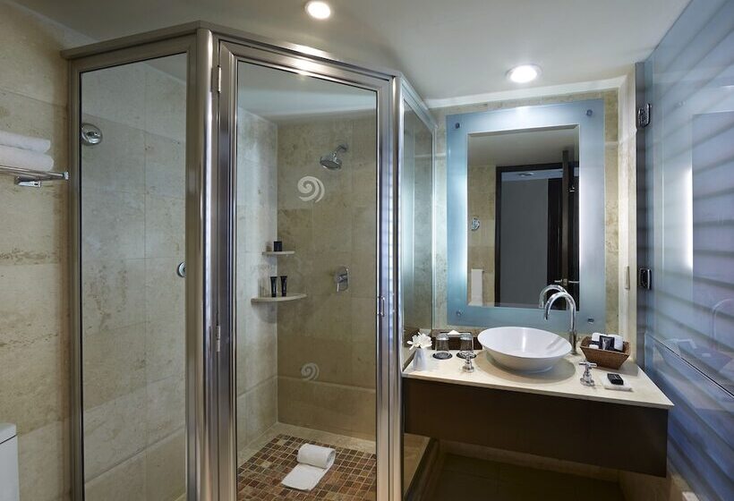 带大床的豪华间, Hard Rock Hotel Vallarta All Inclusive