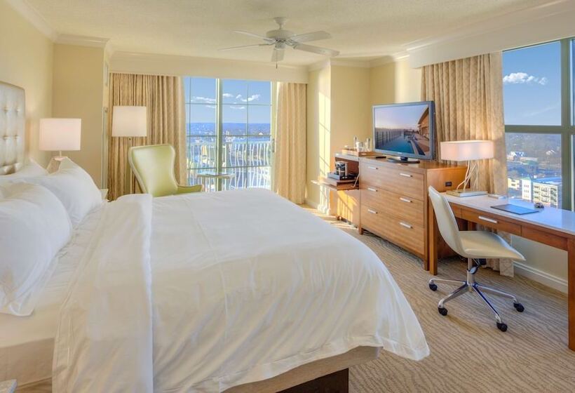 스탠다드 룸 더블 침대 도시 전망, Hilton Virginia Beach Oceanfront
