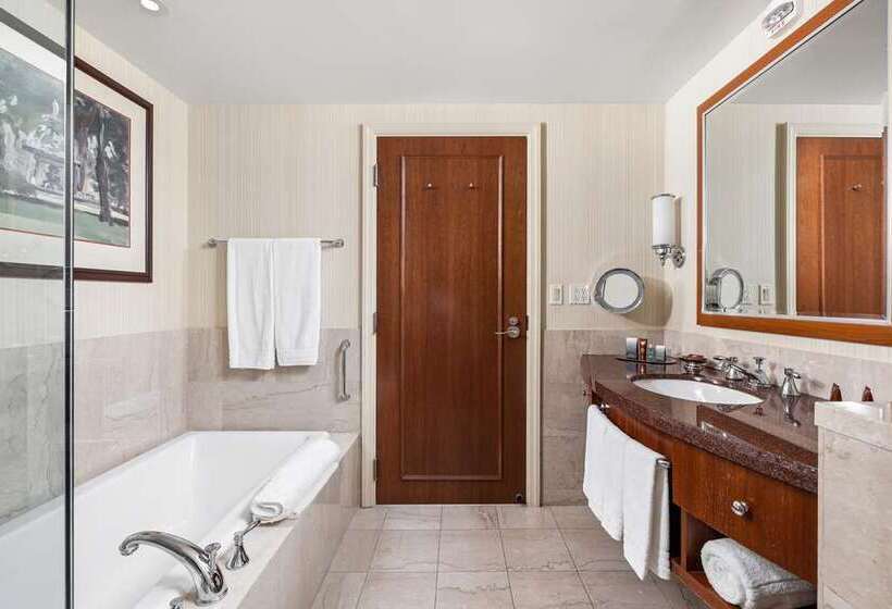 غرفة سوبيريور مطلة على المدينة, Hilton Virginia Beach Oceanfront