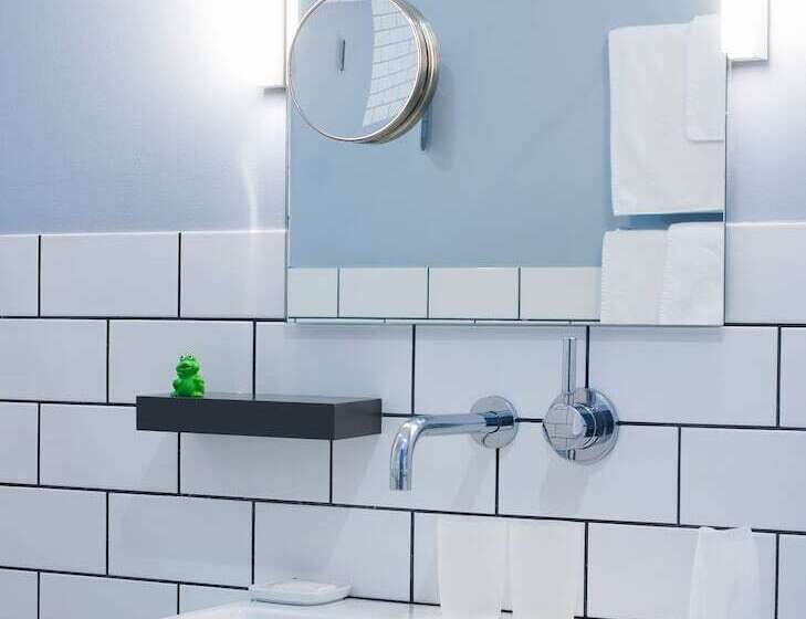 اتاق راحتی یک تخته, Ku Damm 101