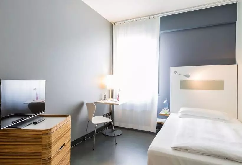 Standard Single Room, Ku Damm 101