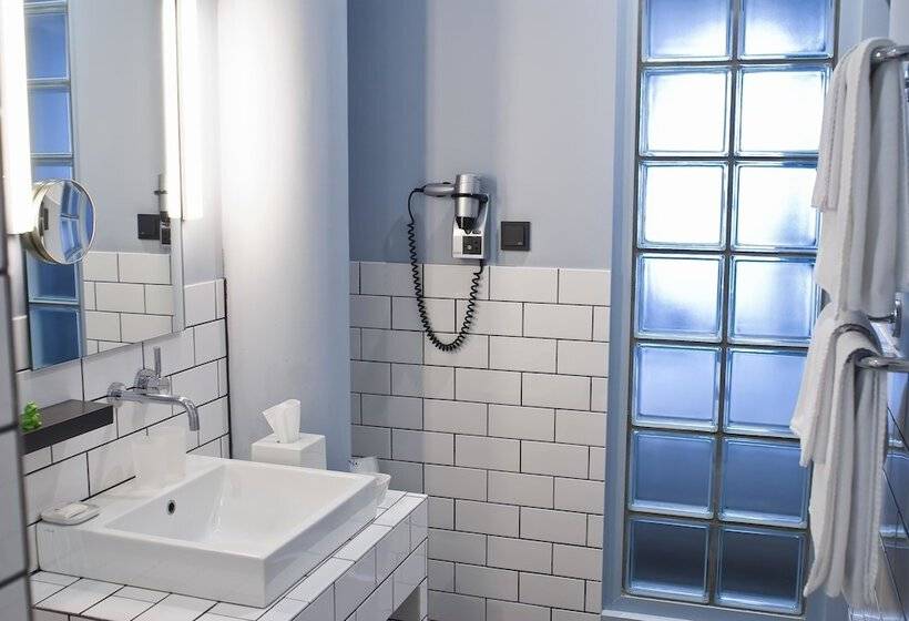 اتاق استاندارد, Ku Damm 101