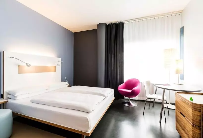 Standard Room, Ku Damm 101