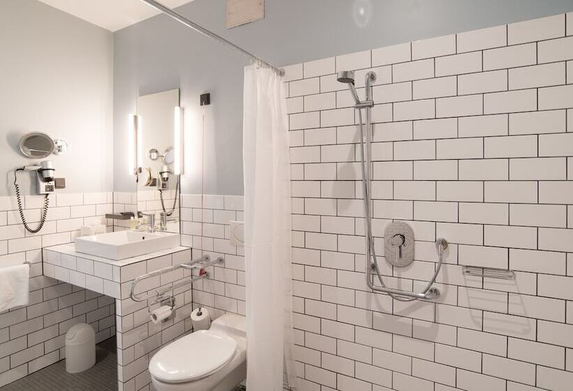 اتاق استاندارد برای معلولان, Ku Damm 101