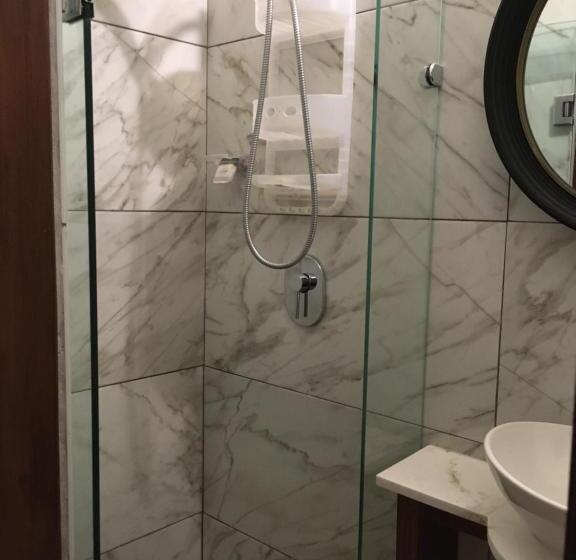 エコノミールーム, Los Tules