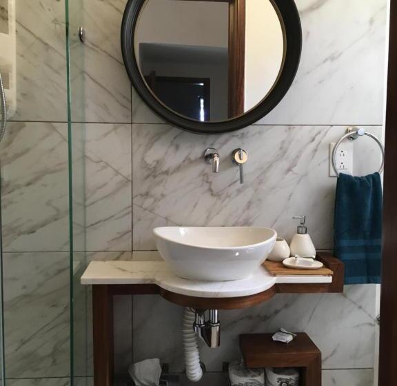 エコノミールーム, Los Tules