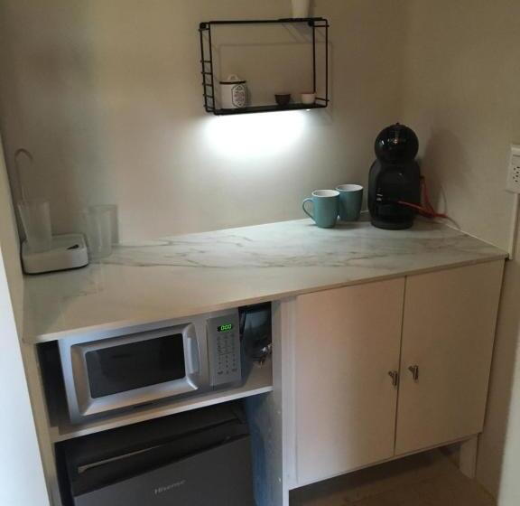 エコノミールーム, Los Tules