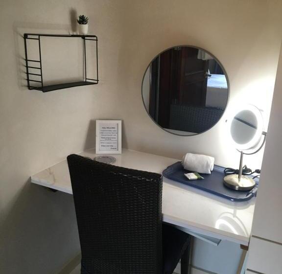 エコノミールーム, Los Tules