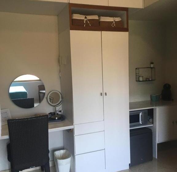 Economy Kamer, Los Tules