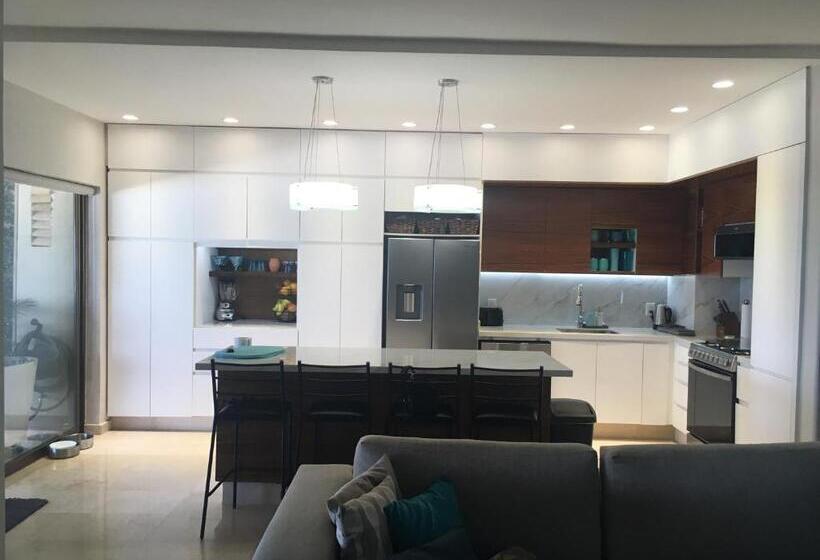 海の見えるスタンダードスタジオ, Los Tules