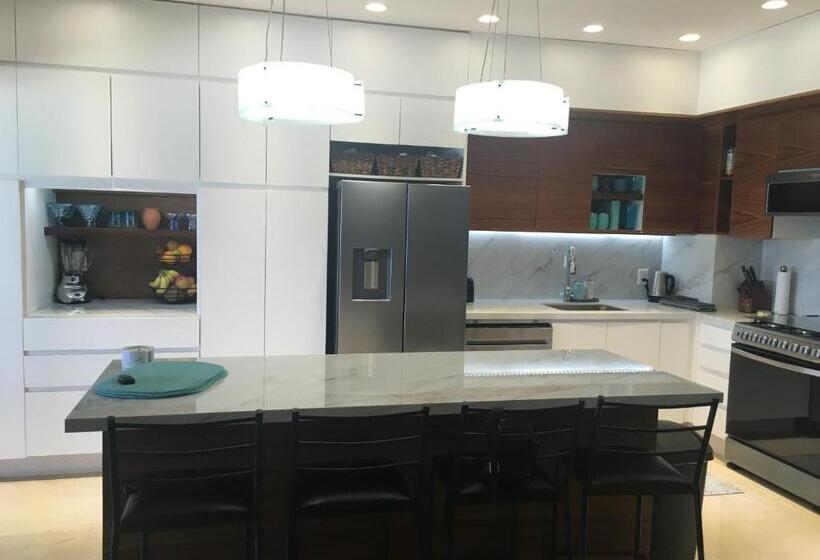 海の見えるスタンダードスタジオ, Los Tules