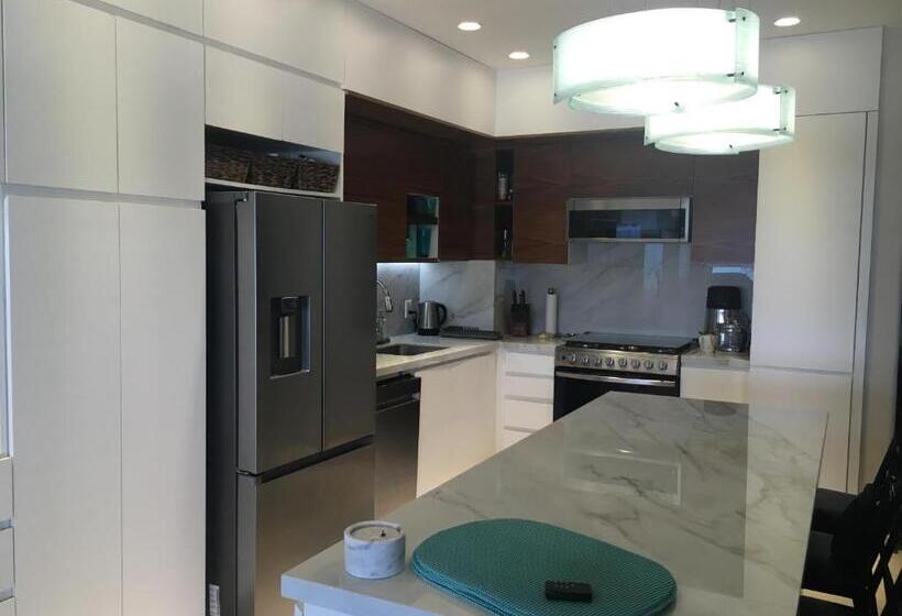 海の見えるスタンダードスタジオ, Los Tules