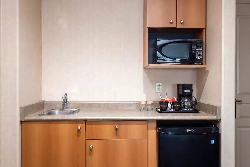 سوئیت اجرایی با تخت کینگ, Sandman Hotel & Suites Regina