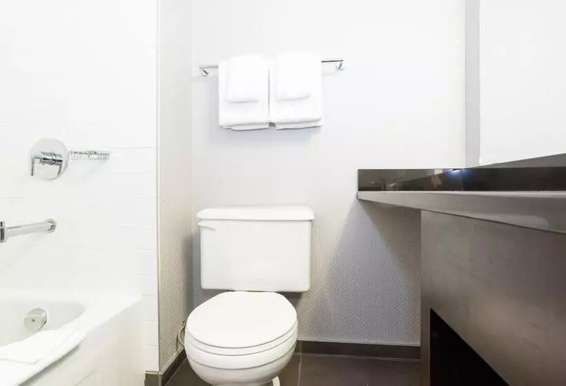 سوئیت با تخت بزرگ, Sandman Hotel Red Deer