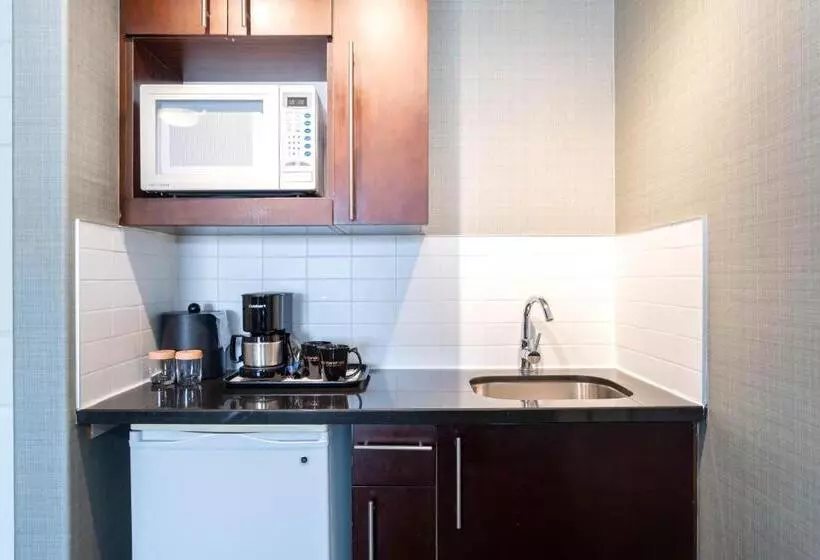 سوئیت با تخت بزرگ, Sandman Hotel Red Deer