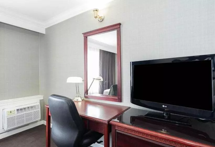 سوئیت با تخت بزرگ, Sandman Hotel Red Deer