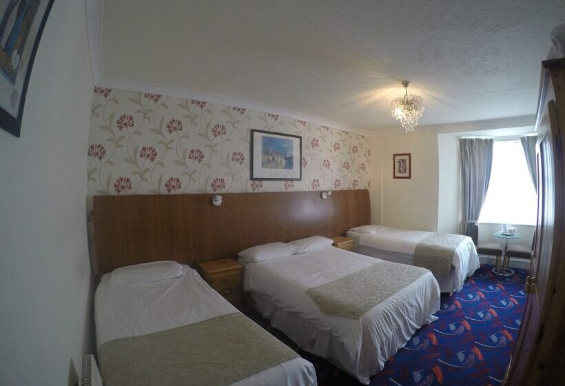 패밀리 룸, Savoy Court