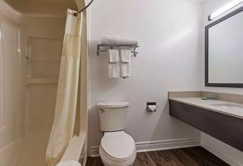 ２ダブルベッドのスタンダードルーム, Surestay Hotel By Best Western Kemptville
