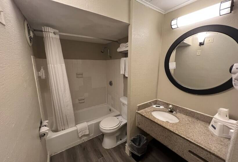 스탠다드 룸 더블 침대 2개, Travelodge By Wyndham Aberdeen