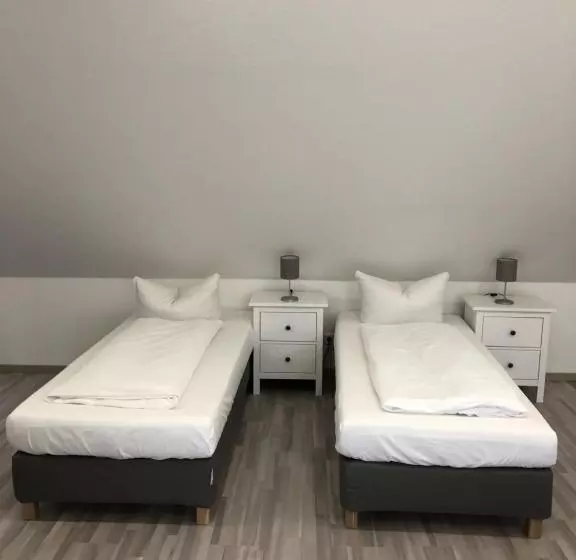 Standard Kolmen Hengen Huone, Zum Adler
