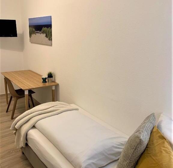 Номер Стандарт Индивидуальный, Zum Adler