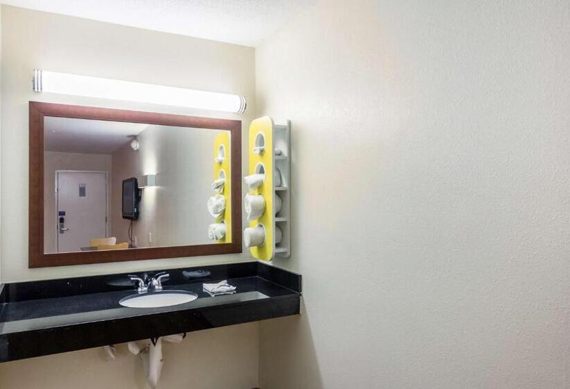 غرفة قياسية, Motel 6 New Brunswick