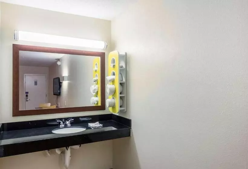 Standard-huone, Motel 6 New Brunswick