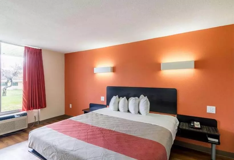 Standard-invahuone, Motel 6 New Brunswick
