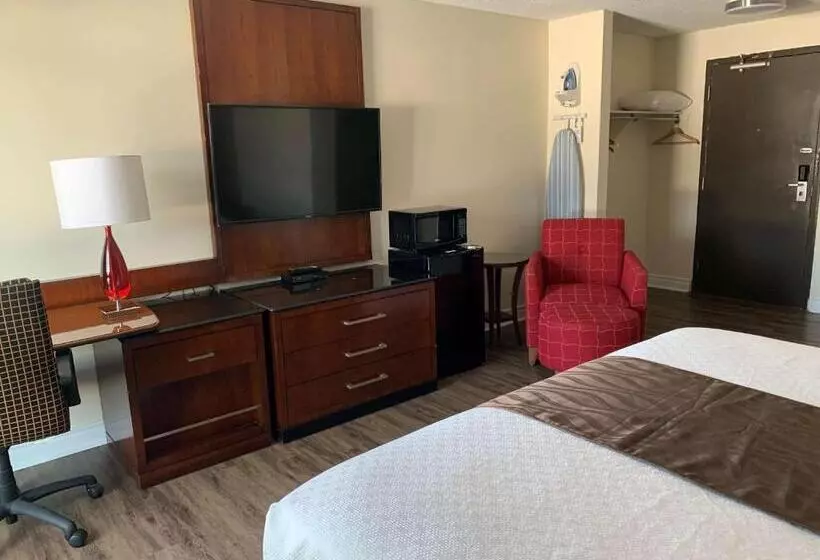 キングサイズベッドのスタンダードルーム, Surestay Hotel By Best Western Kemptville