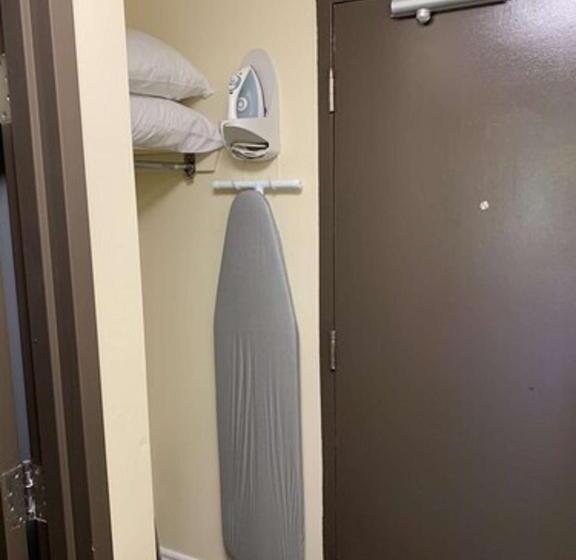 غرفة قياسية سرير كينج, Surestay Hotel By Best Western Kemptville